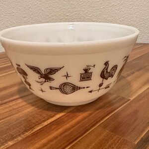 Pyrex White and Brown mixing bowl